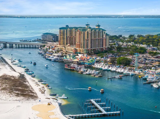 $2,500 | 32 Gulf Breeze Court, Destin, FL 32541