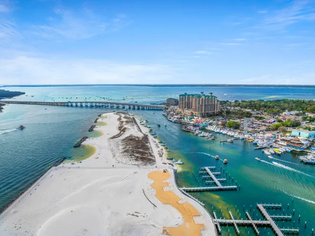 $2,500 | 32 Gulf Breeze Court, Destin, FL 32541