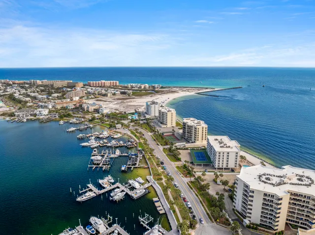 $2,500 | 32 Gulf Breeze Court, Destin, FL 32541