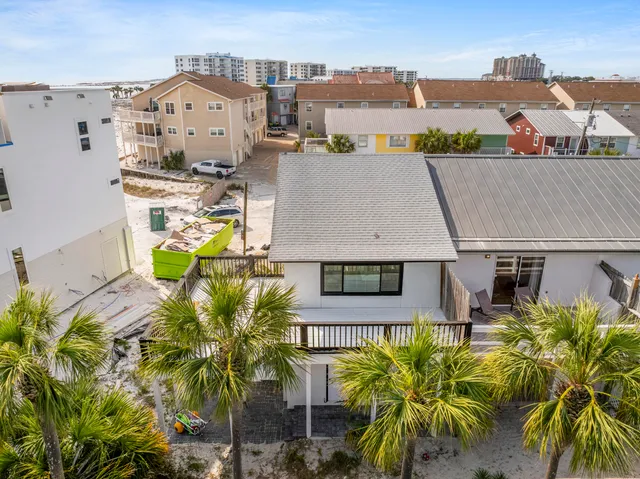 $2,500 | 32 Gulf Breeze Court, Destin, FL 32541