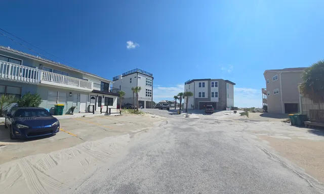 $2,500 | 32 Gulf Breeze Court, Destin, FL 32541