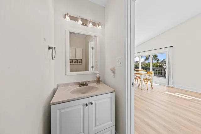 $2,500 | 32 Gulf Breeze Court, Destin, FL 32541