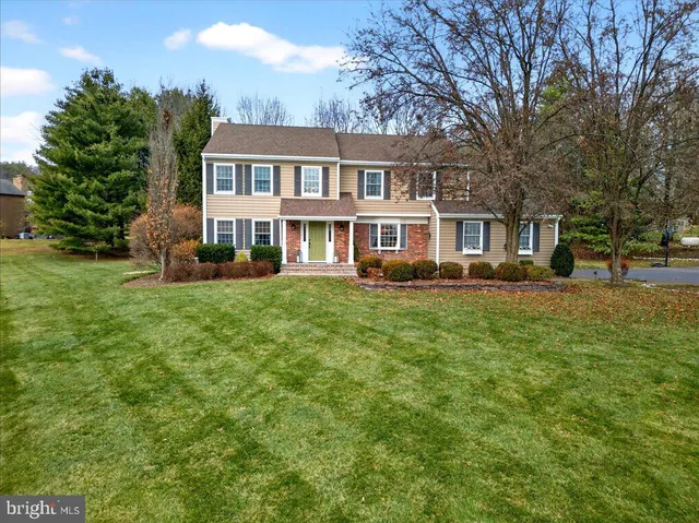 $925,000 | 5 Spring Hollow Drive, Hopewell, NJ 08525
