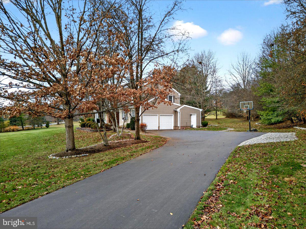 5 Spring Hollow Drive Hopewell, NJ 08525 - Photo 13 of 74