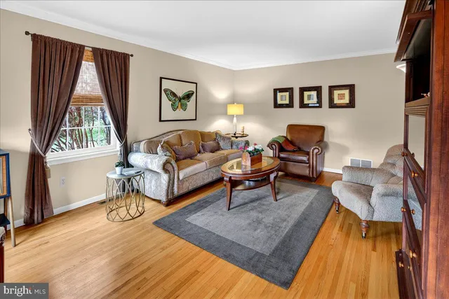 $925,000 | 5 Spring Hollow Drive, Hopewell, NJ 08525