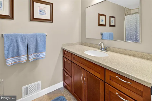 $925,000 | 5 Spring Hollow Drive, Hopewell, NJ 08525