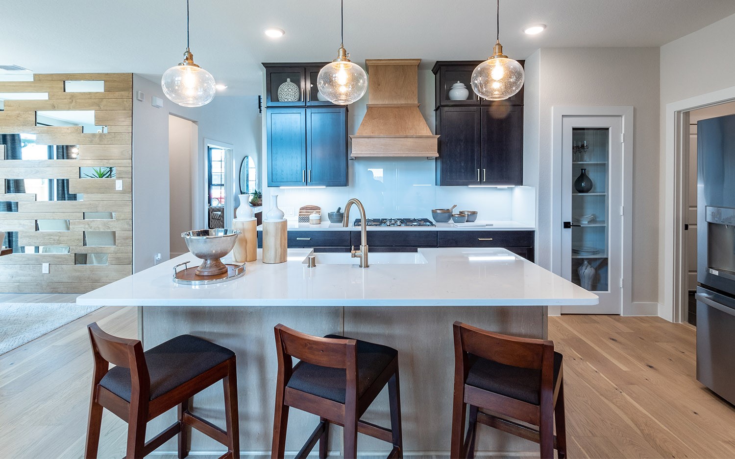830 Aspen Bluffs Road Crosby, TX 77532 - Photo 8 of 23 a kitchen with a dining table and chairs