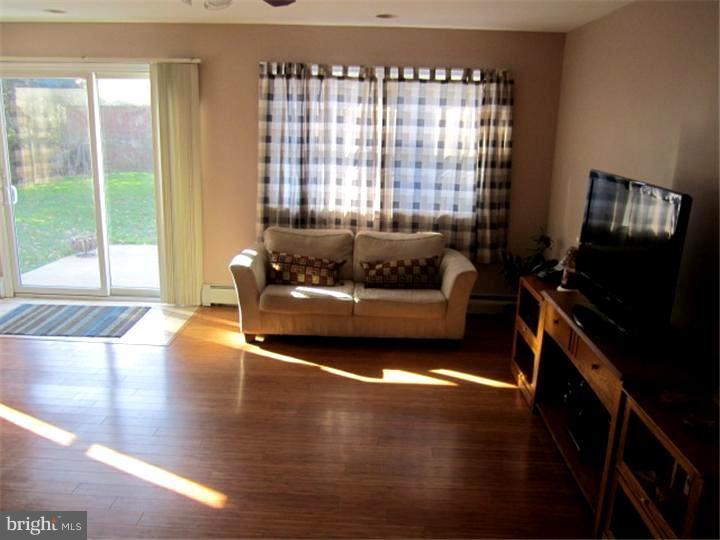 703 West County Line Road Horsham, PA 19044 - Photo 3 of 8 Family Room