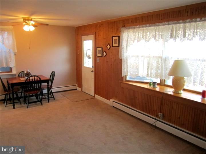 703 West County Line Road Horsham, PA 19044 - Photo 4 of 8 Living Room
