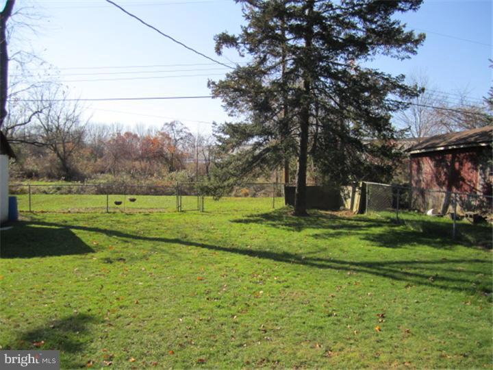 703 West County Line Road Horsham, PA 19044 - Photo 8 of 8 View in Back