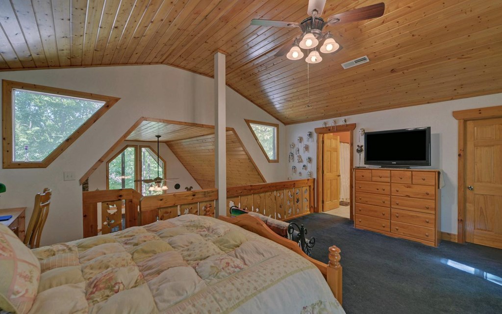164 Dew Drop Lane Murphy, NC 28906 - Photo 19 of 49