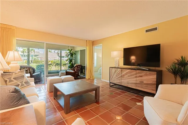 $3,695 | 325 Charlemagne Boulevard, Unit A108, Naples, FL 34112