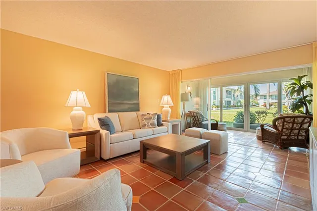 $3,695 | 325 Charlemagne Boulevard, Unit A108, Naples, FL 34112