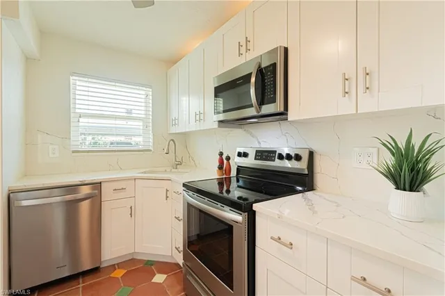 $3,695 | 325 Charlemagne Boulevard, Unit A108, Naples, FL 34112