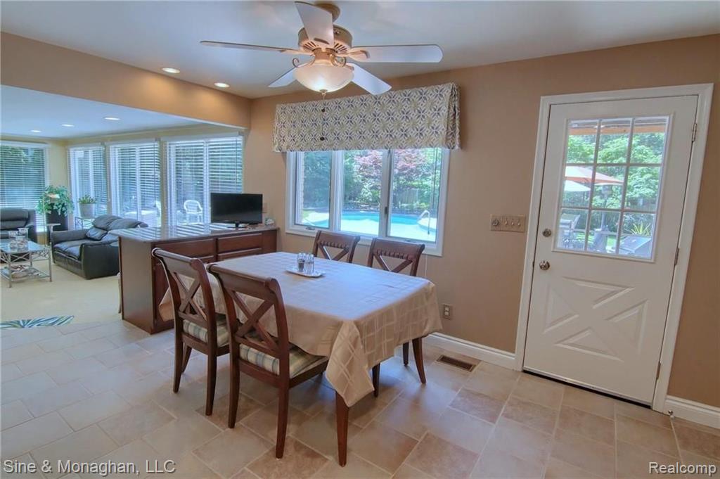 245 Vendome Road Grosse Pointe Farms, MI 48236 - Photo 11 of 42