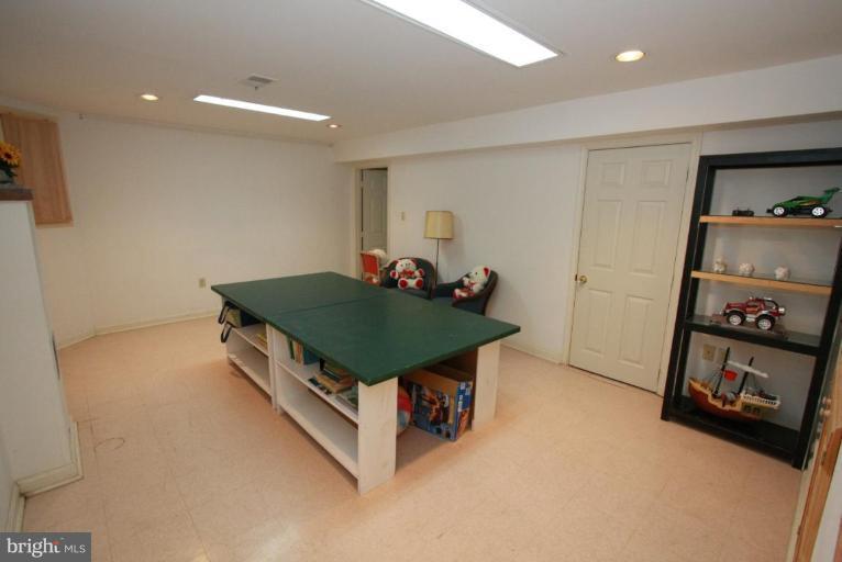 10 Autumn Ridge Court Silver Spring, MD 20906 - Photo 16 of 23 a room with furniture and gym equipment