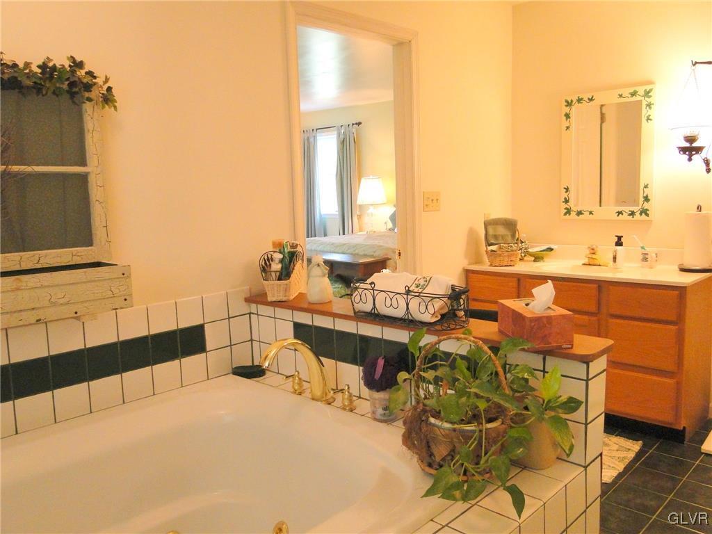 4315 Vera Cruz Road Center Valley, PA 18034 - Photo 26 of 46 Gallery Image 26