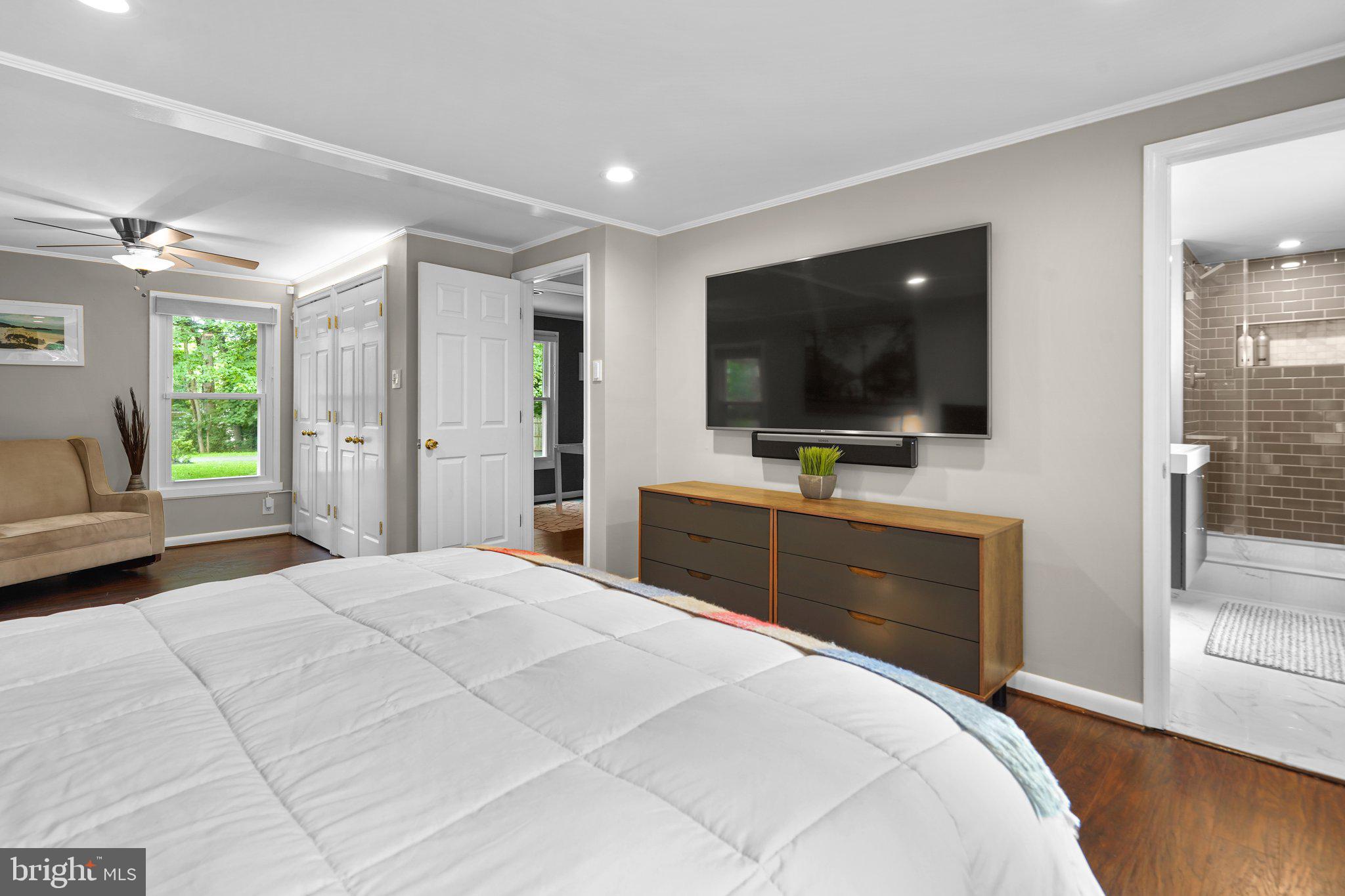 15501 Radwick Lane Silver Spring, MD 20906 - Photo 17 of 37 Primary suite