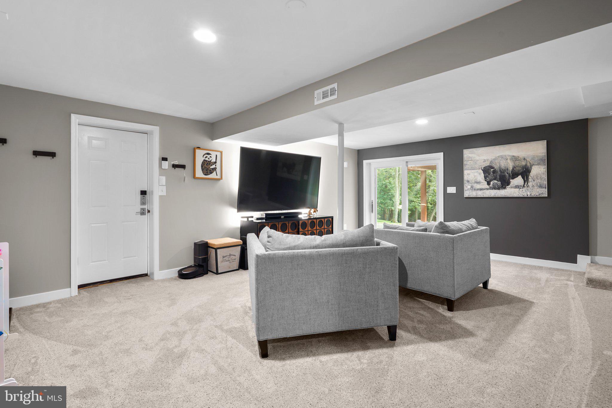 15501 Radwick Lane Silver Spring, MD 20906 - Photo 26 of 37 Family room