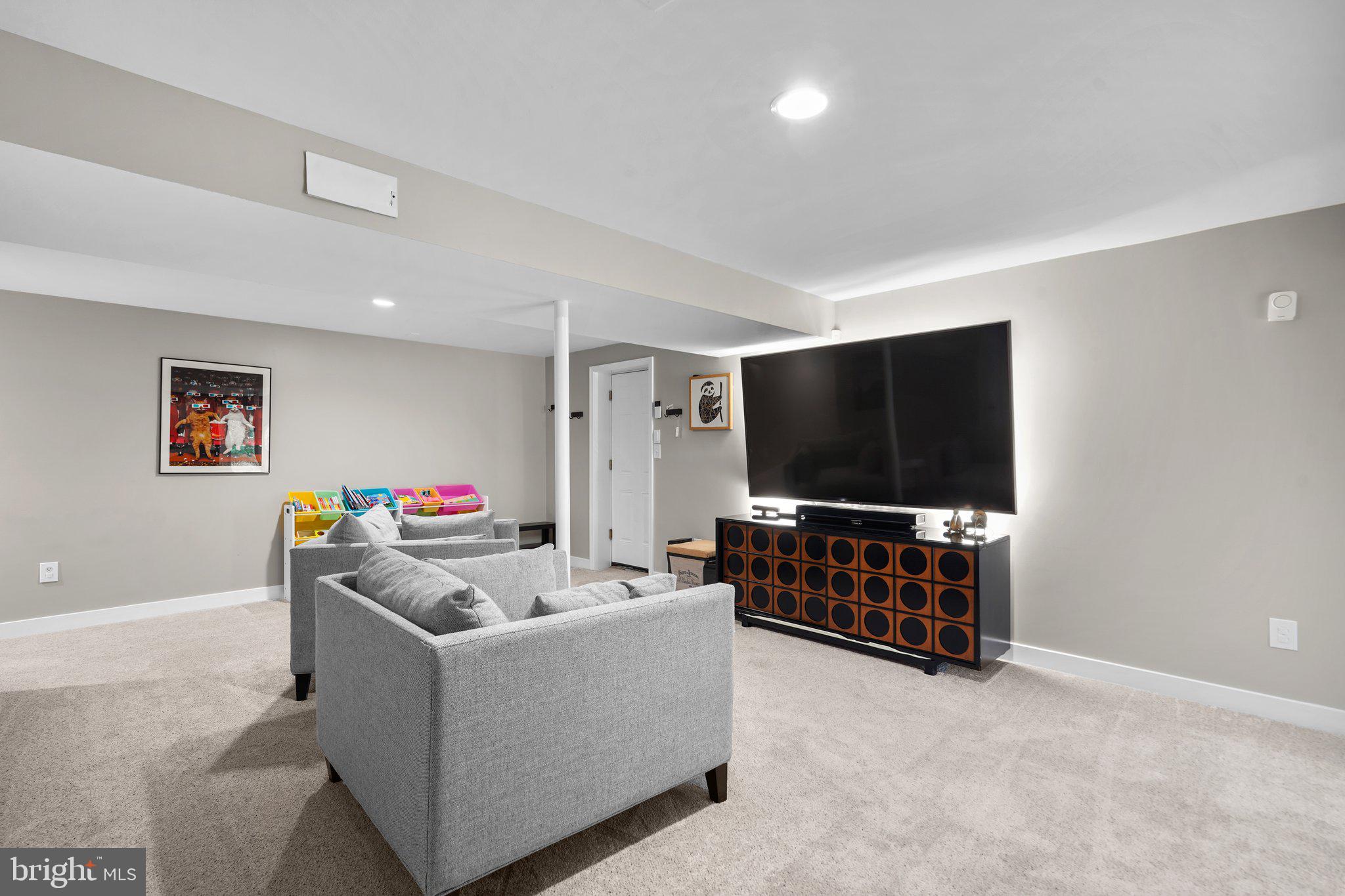 15501 Radwick Lane Silver Spring, MD 20906 - Photo 28 of 37 Family room