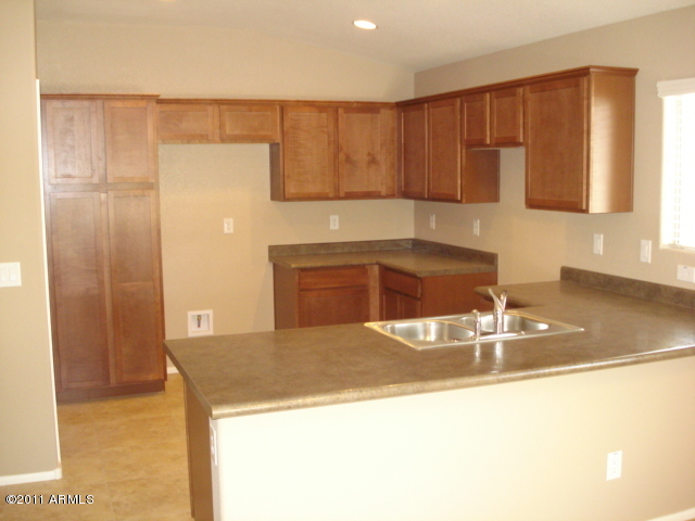 4261 East Bonanza Road Gilbert, AZ 85297 - Photo 2 of 6 Kitchen