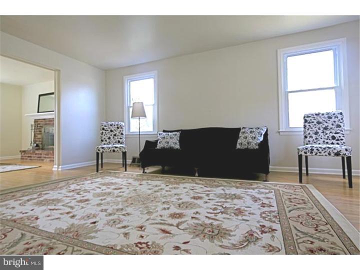 413 South Devon Avenue Wayne, PA 19087 - Photo 3 of 15 Living Room
