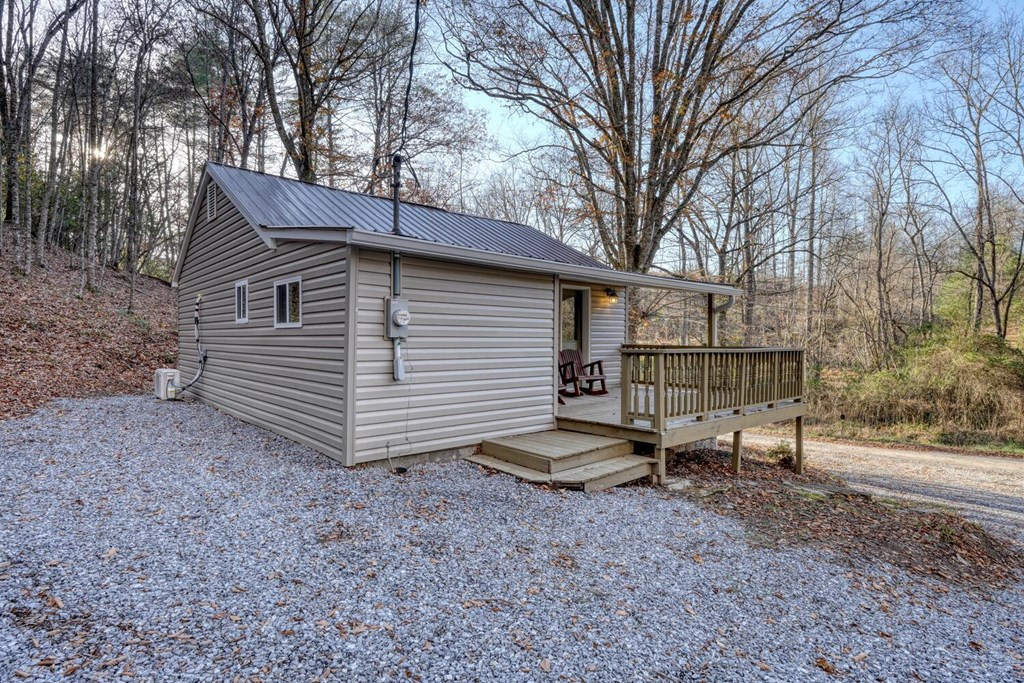 408 Smith Road Brasstown, NC 28902 - Photo 28 of 38
