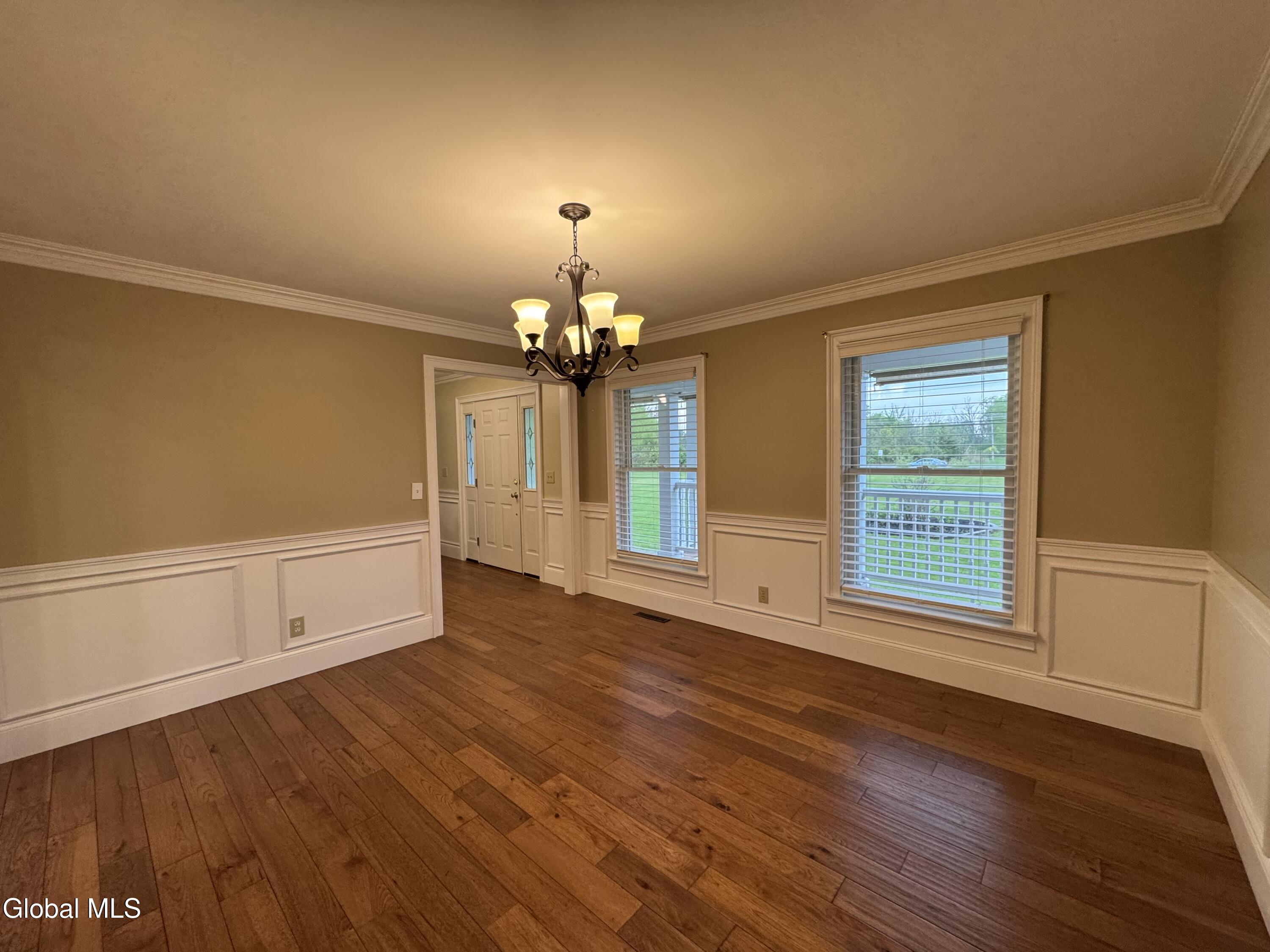 199 Ashdown Road Clifton Park, NY 12019 - Photo 4 of 66 IMG_3052