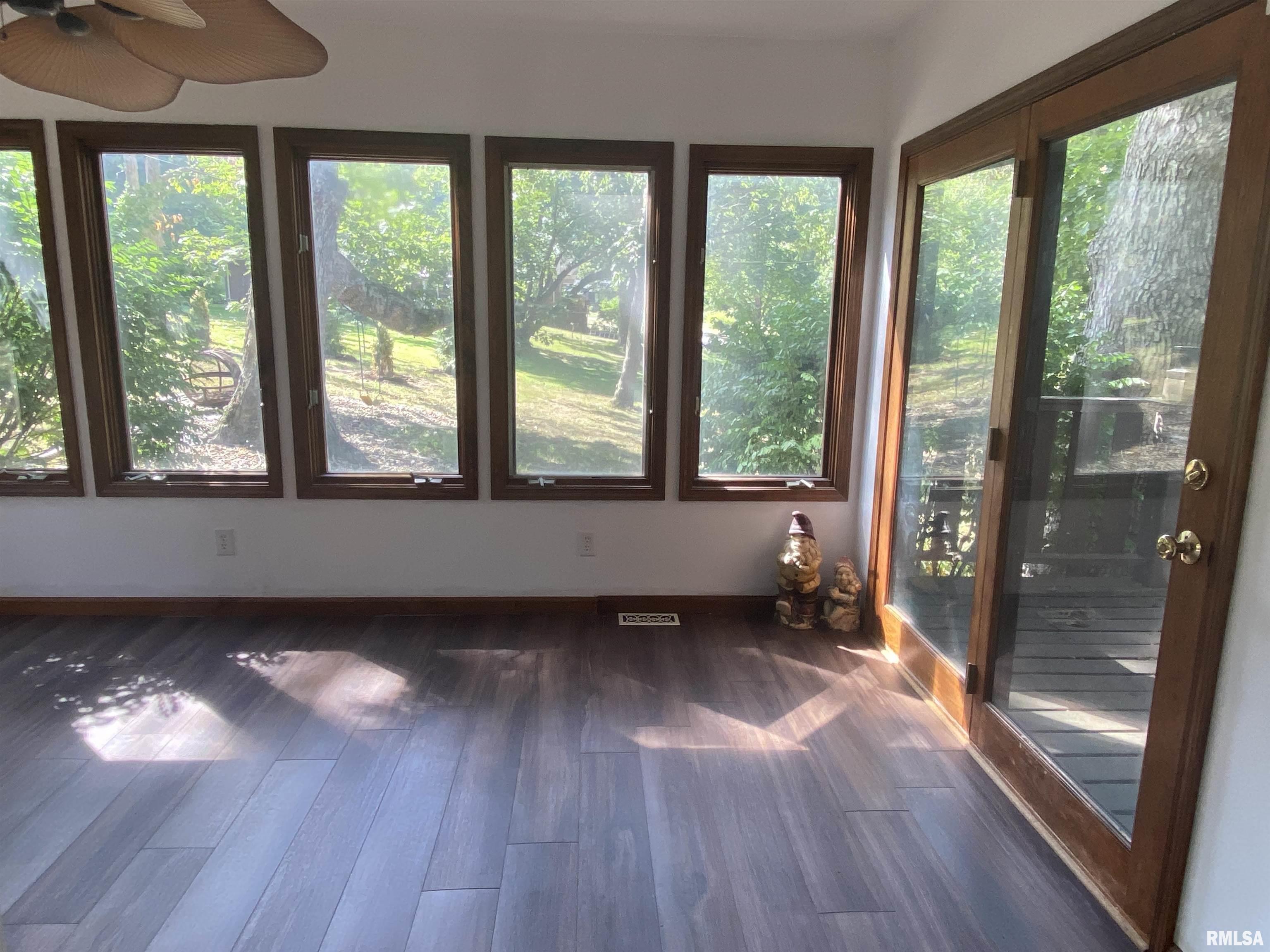 3912 West Bluffs Road Springfield, IL 62711 - Photo 10 of 44 Gallery Image 10