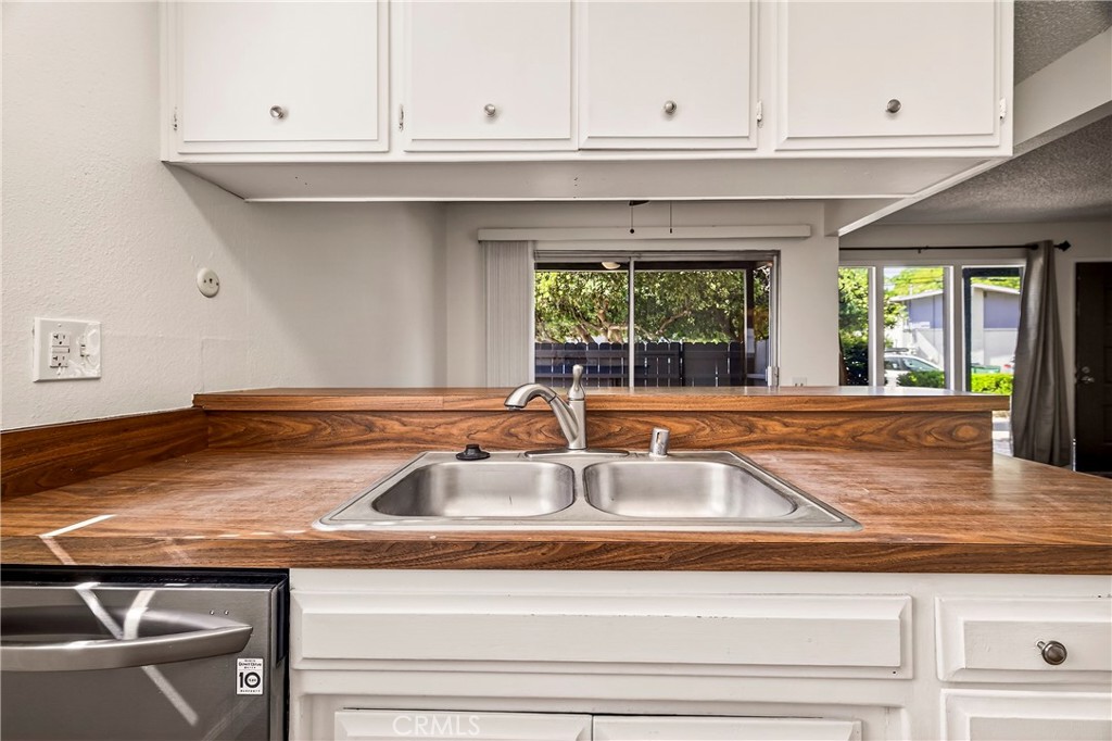 615 Rancheria Drive, Unit 14 Chico, CA 95926 - Photo 18 of 75 UNIT #2 KITCHEN