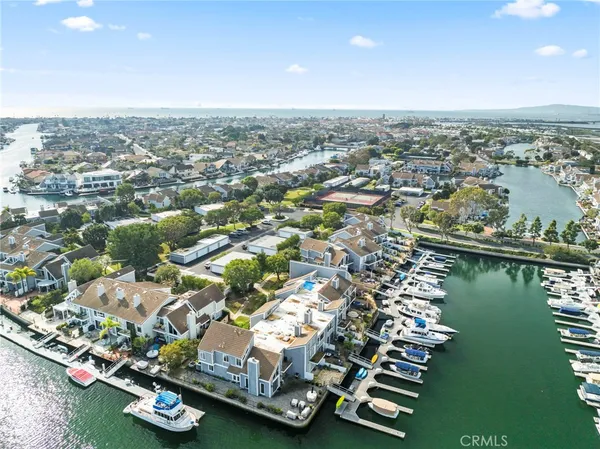 $1,699,900 | 3889 Aruba Circle, Huntington Beach, CA 92649