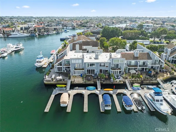 $1,699,900 | 3889 Aruba Circle, Huntington Beach, CA 92649