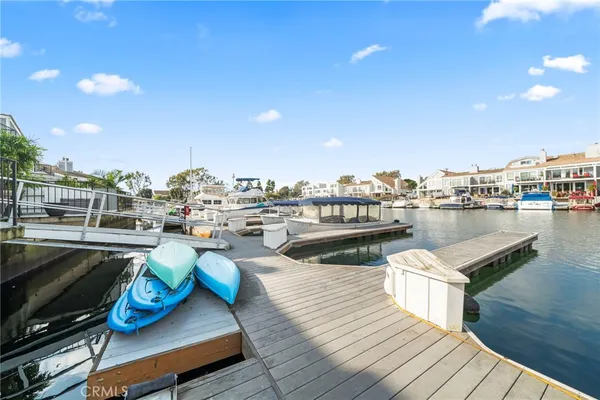 $1,699,900 | 3889 Aruba Circle, Huntington Beach, CA 92649
