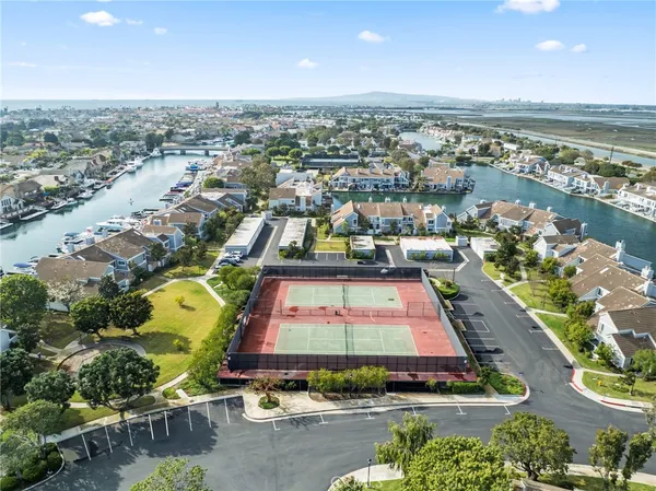 $1,699,900 | 3889 Aruba Circle, Huntington Beach, CA 92649