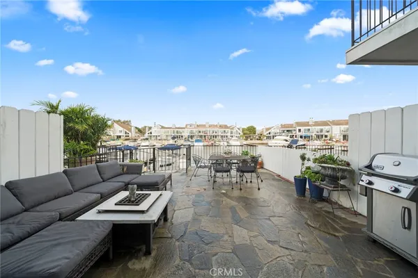 $1,699,900 | 3889 Aruba Circle, Huntington Beach, CA 92649