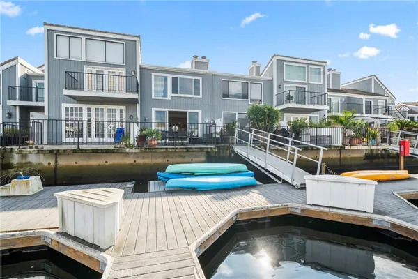 $1,699,900 | 3889 Aruba Circle, Huntington Beach, CA 92649