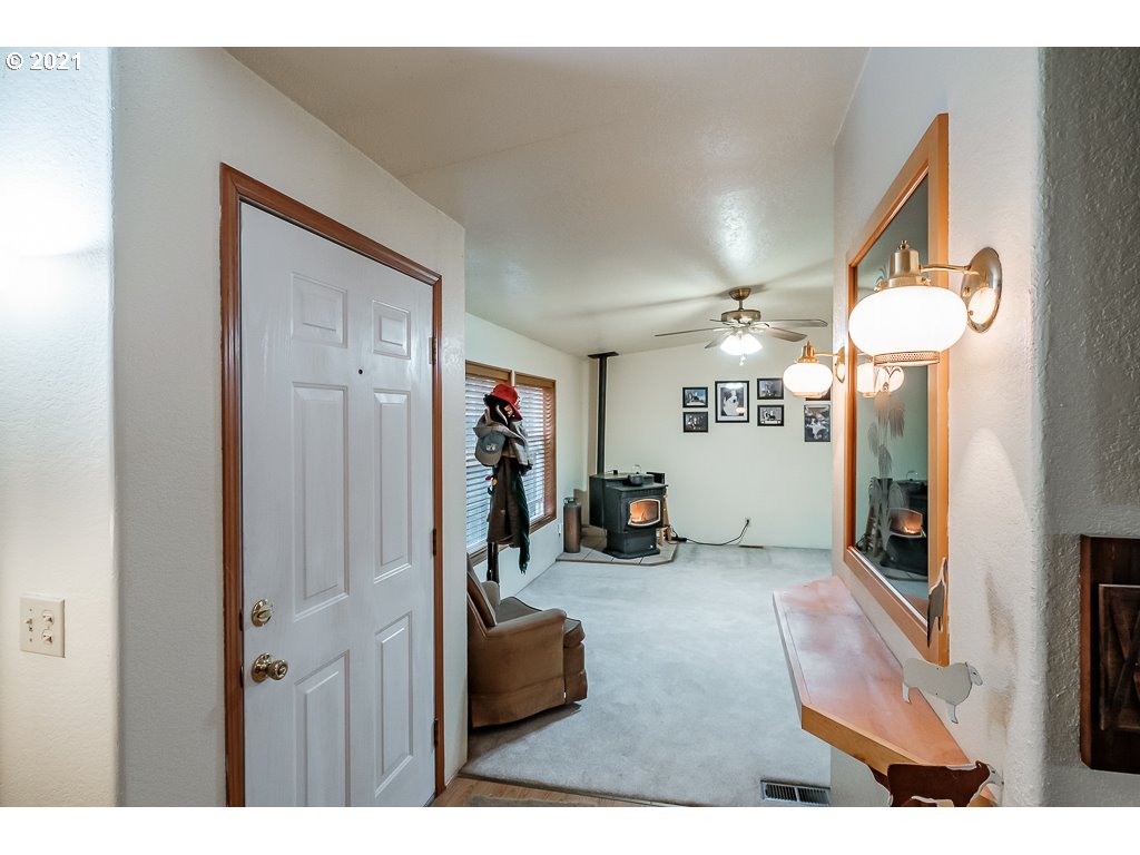 27710 Riggs Hill Road Foster, OR 97345 - Photo 17 of 32 Gallery Image 17