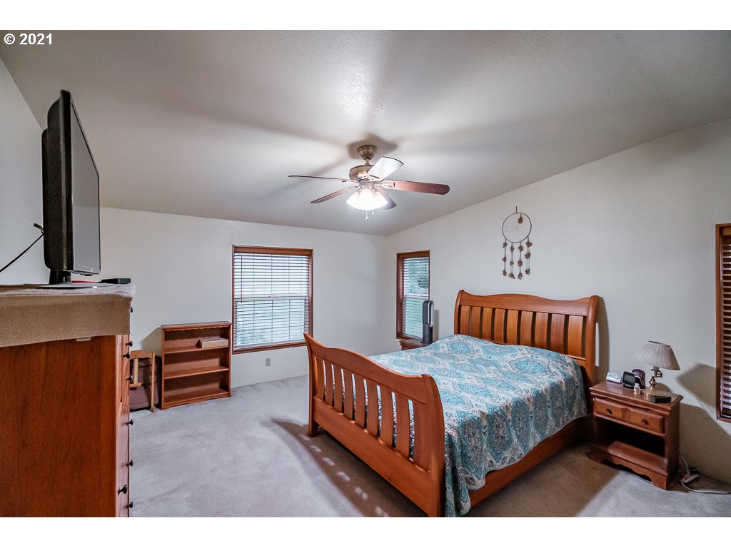 27710 Riggs Hill Road Foster, OR 97345 - Photo 6 of 32 Gallery Image 6