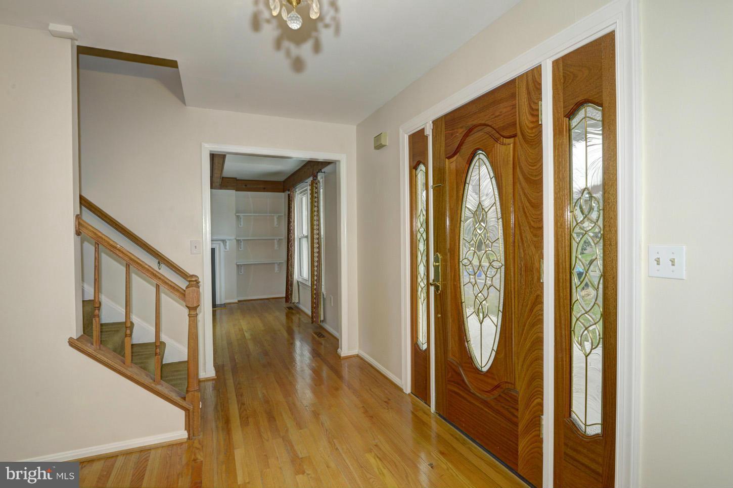 2821 Gunarette Way Silver Spring, MD 20906 - Photo 2 of 27 Foyer