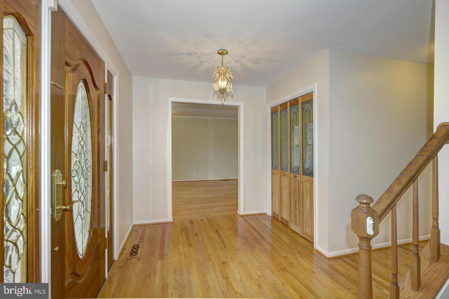 2821 Gunarette Way Silver Spring, MD 20906 - Photo 3 of 27 Foyer