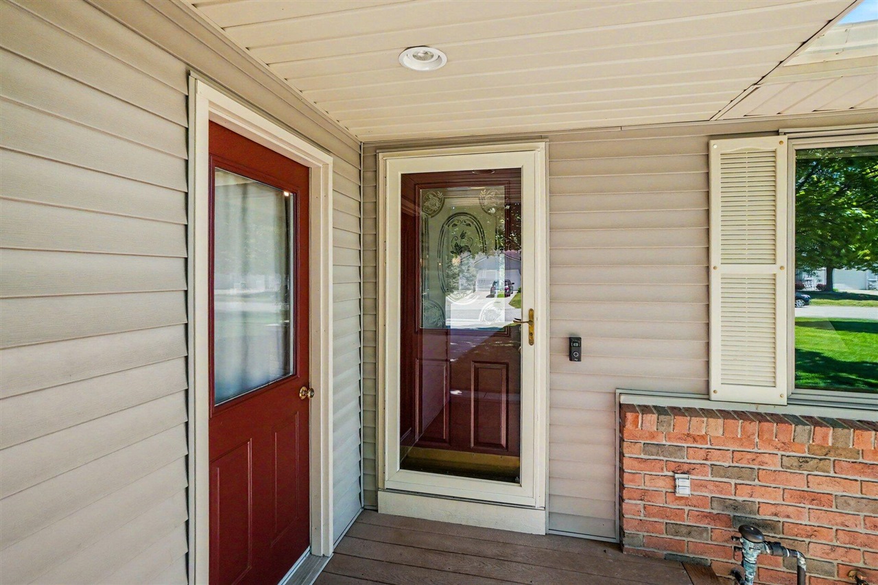 7368 Cherry Avenue Jenison, MI 49428 - Photo 2 of 37