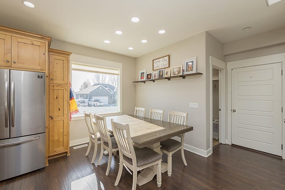 3239 Sphinx Way Rock Springs, WY 82901 - Photo 11 of 41