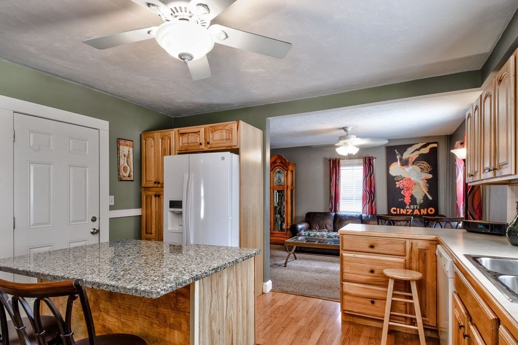 40 Conant Road Framingham, MA 01702 - Photo 4 of 22