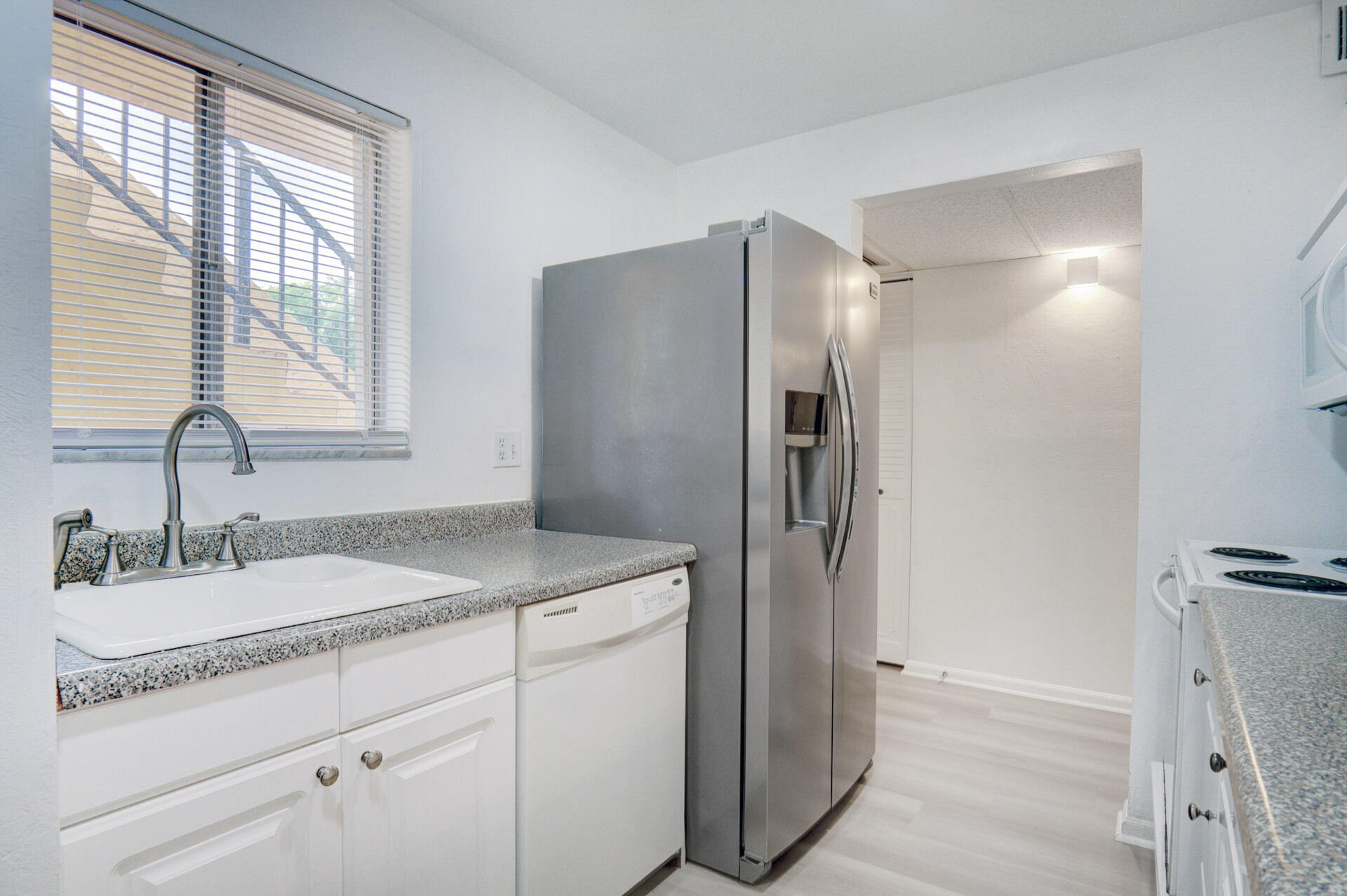 866 Southwest 9th St Circle, Unit 106 Boca Raton, FL 33486 - Photo 12 of 24 Kitchen