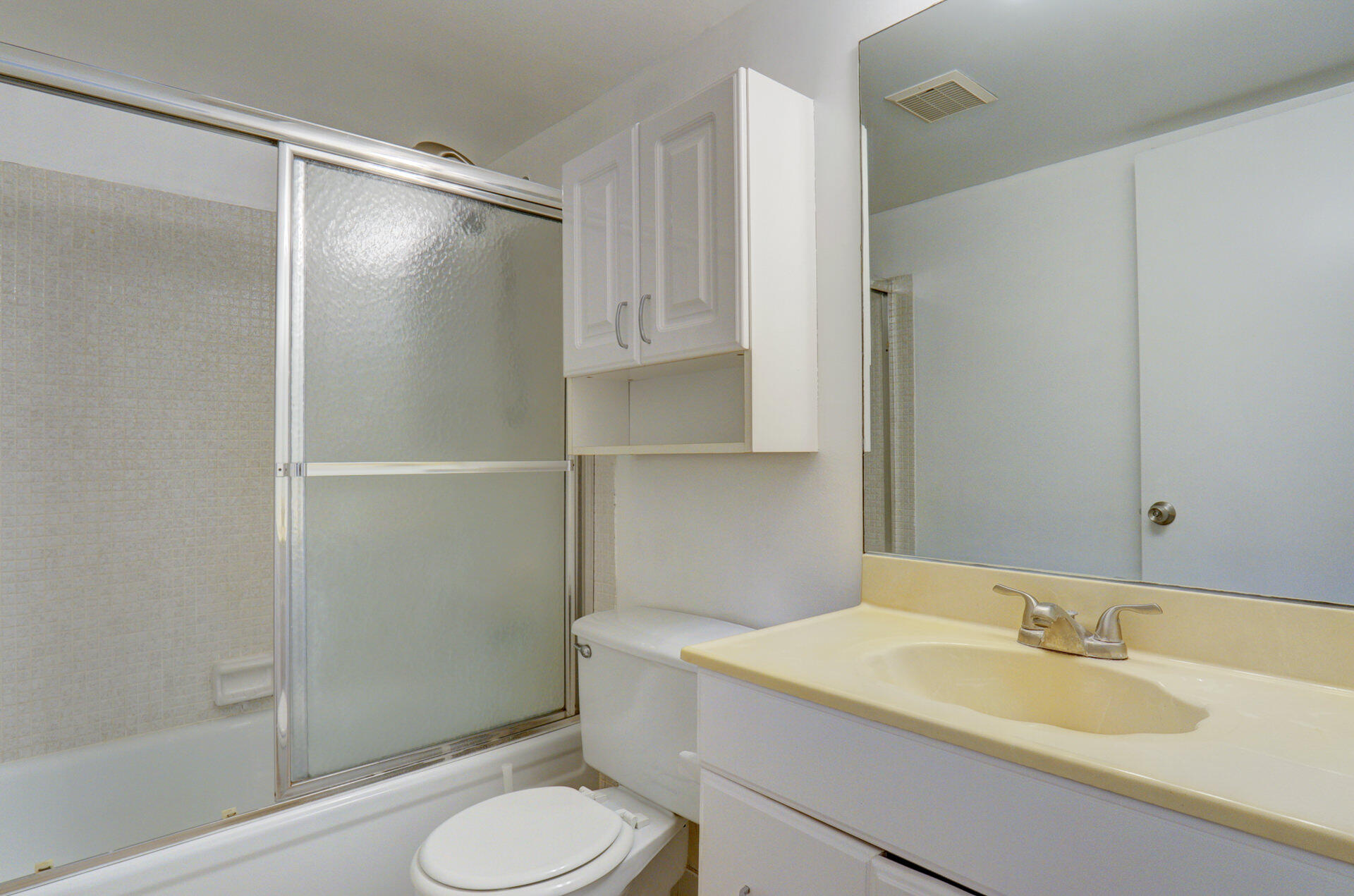866 Southwest 9th St Circle, Unit 106 Boca Raton, FL 33486 - Photo 21 of 24 Second Bathroom