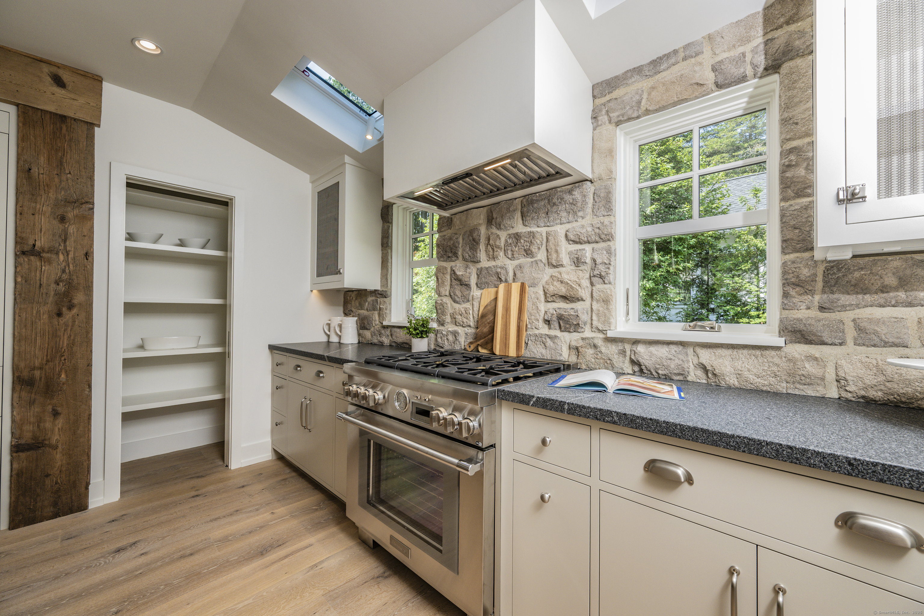 26 Treadwell Avenue Westport, CT 06880 - Photo 7 of 35