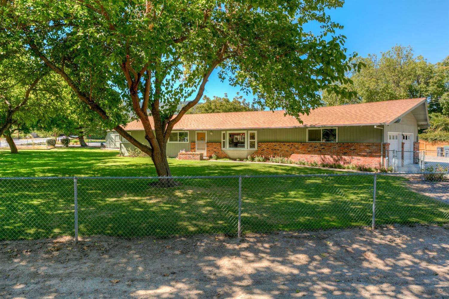 3219 Freeland Road Central Point, OR 97502 - Photo 1 of 20 Primary Photo