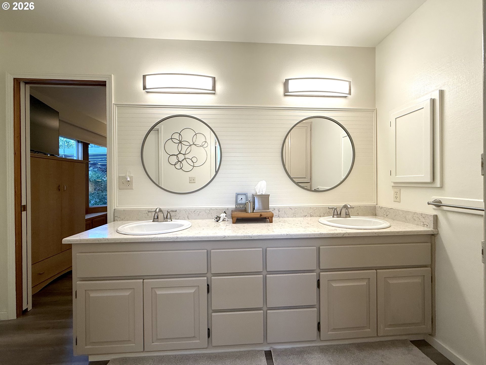1487 Kyiv Street Springfield, OR 97477 - Photo 29 of 48 Owner's Suite Bathroom