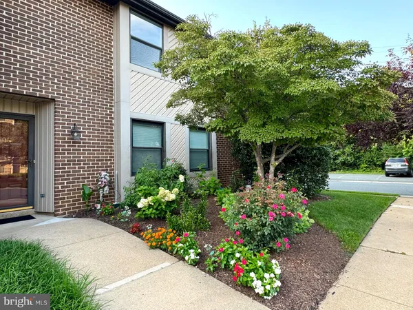 $2,200 | 4016 Society Drive, Claymont, DE 19703