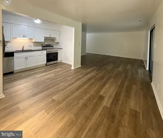 $2,425 | 4016 Society Drive, Claymont, DE 19703